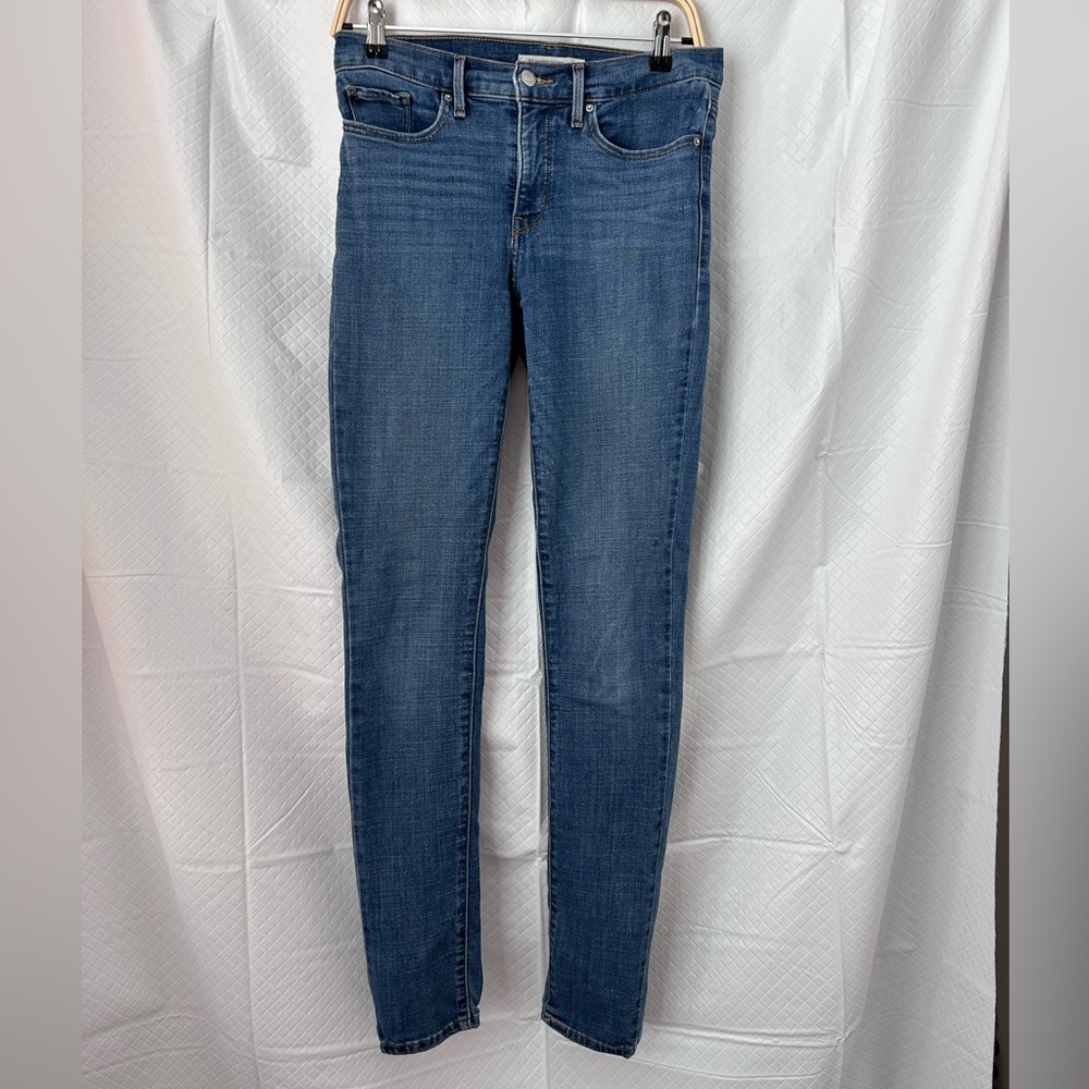 Levi's Women's Skinny Jeans in Classic Blue